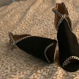 Isabella Brand shoes. Size 6